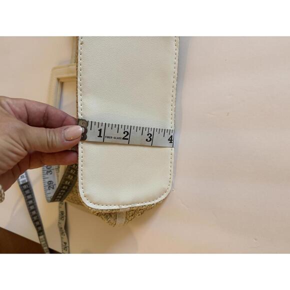 Chic Woven Tote Bag with White Handles - Picture 6 of 6